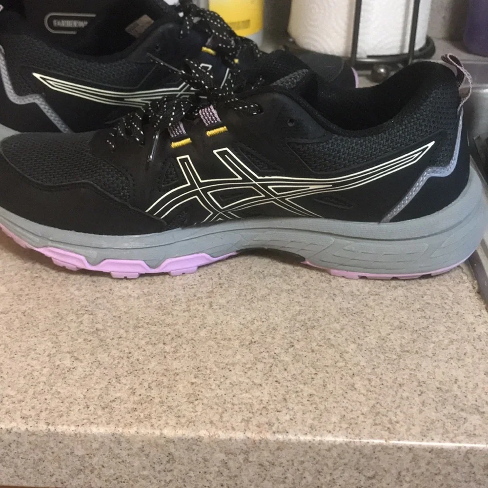 ASICS - Picture 5 of 7